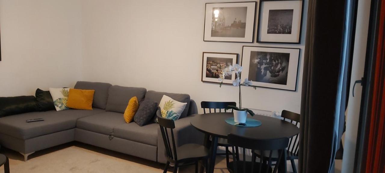 Central Apartments Ogrody 2 & Parking กดัญสก์ ภายนอก รูปภาพ